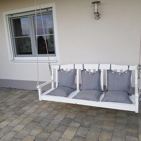 Stilvolles Apartment "Romantic" Neukirchen vorm Wald Exterior foto