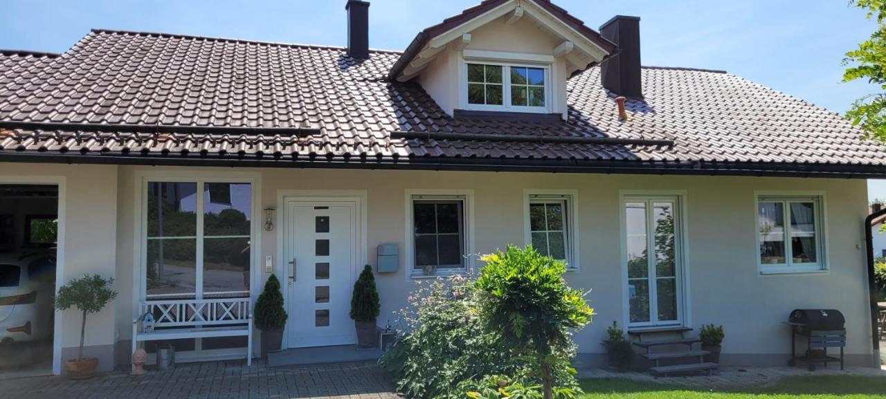 Stilvolles Apartment "Romantic" Neukirchen vorm Wald Exterior foto